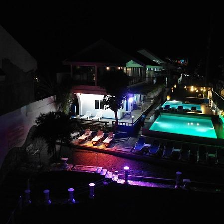 Pescadores Suites Moalboal Exteriér fotografie
