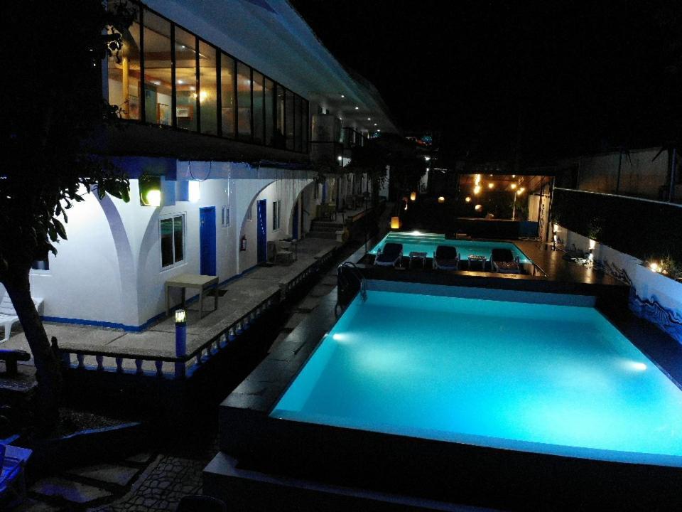 Pescadores Suites Moalboal Exteriér fotografie