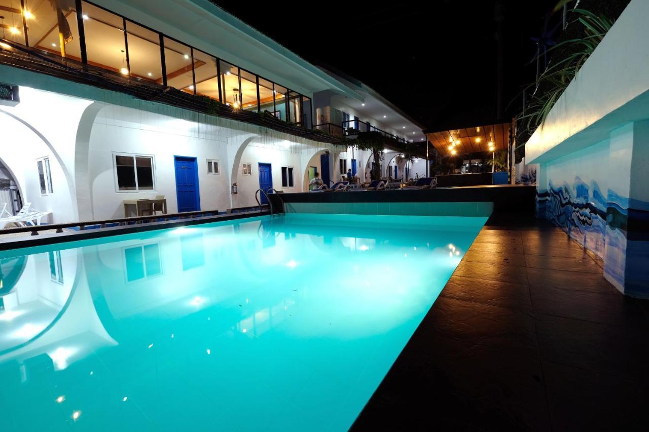 Pescadores Suites Moalboal Exteriér fotografie